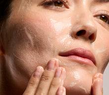Cargar imagen en el visor de la galería, ACTIVE RENEWAL CLEANSER